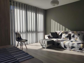 Central, brand new apart with parking